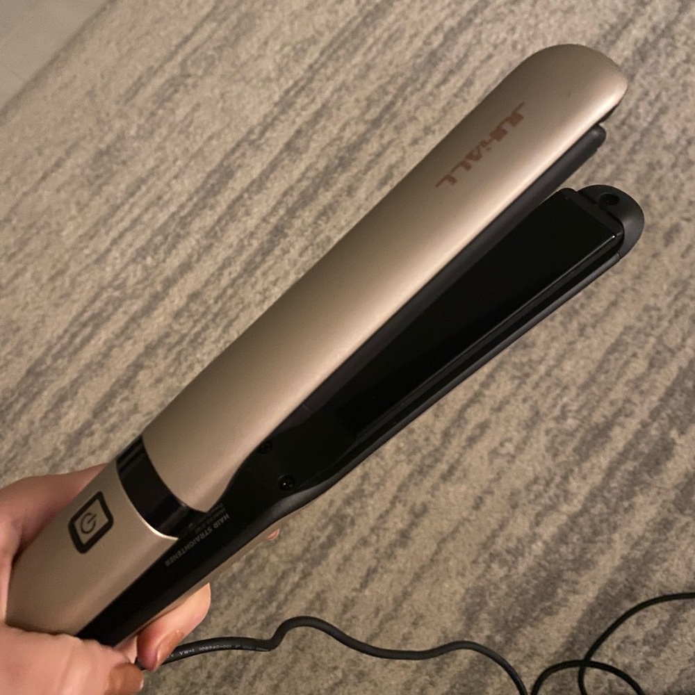 Hair straightener